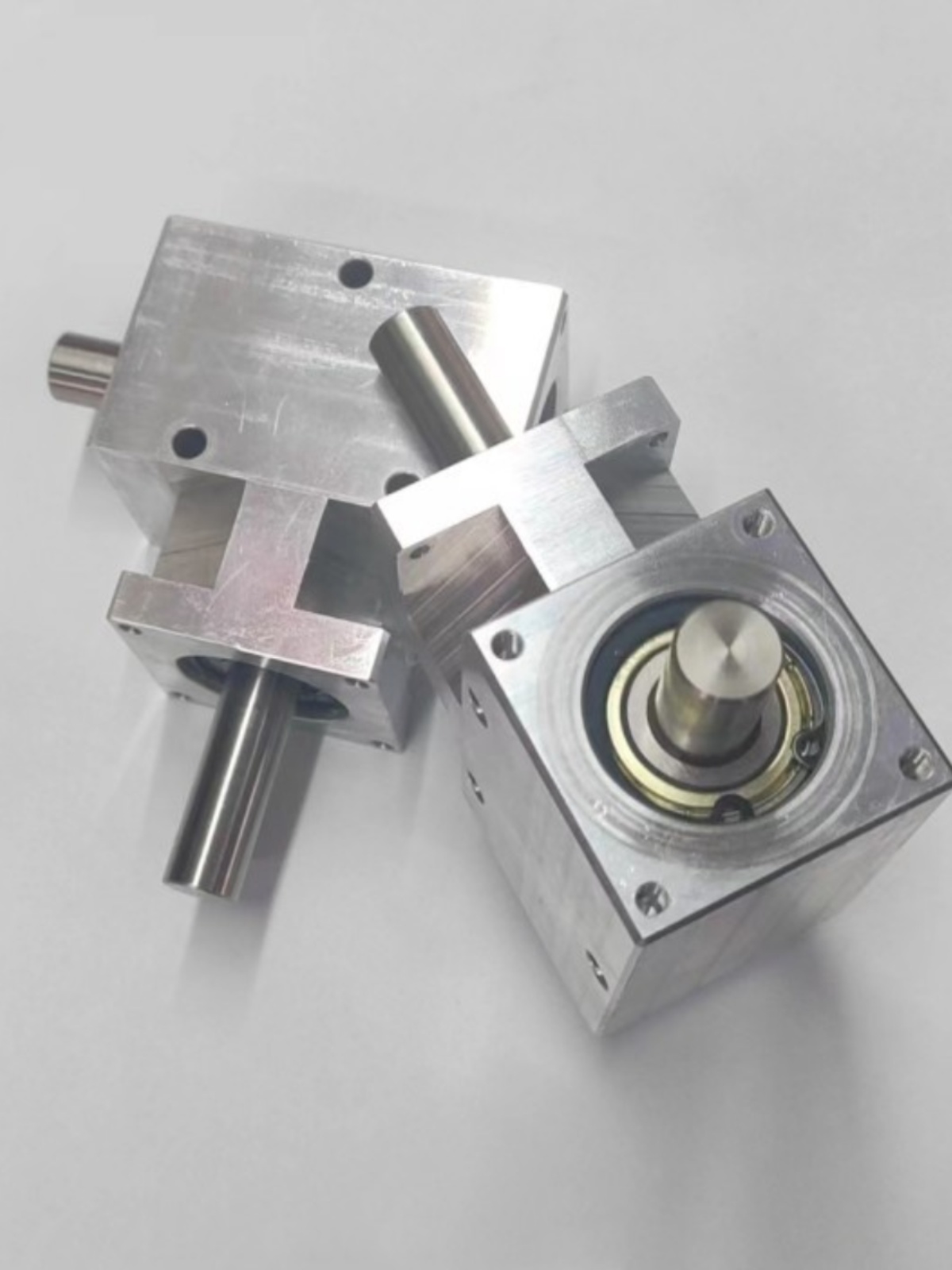 I small corner changer 90-degree 1:1 spiral bevel gear shaft 12mm co-rotating dual output shaft differential assembly gear details Picture