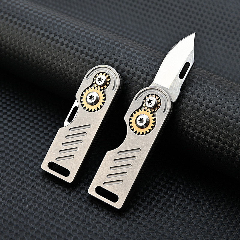 Titanium alloy gear knife, sharp and high-hardness D2 steel mini folding knife, portable keychain, portable unboxing and express delivery knife undefined