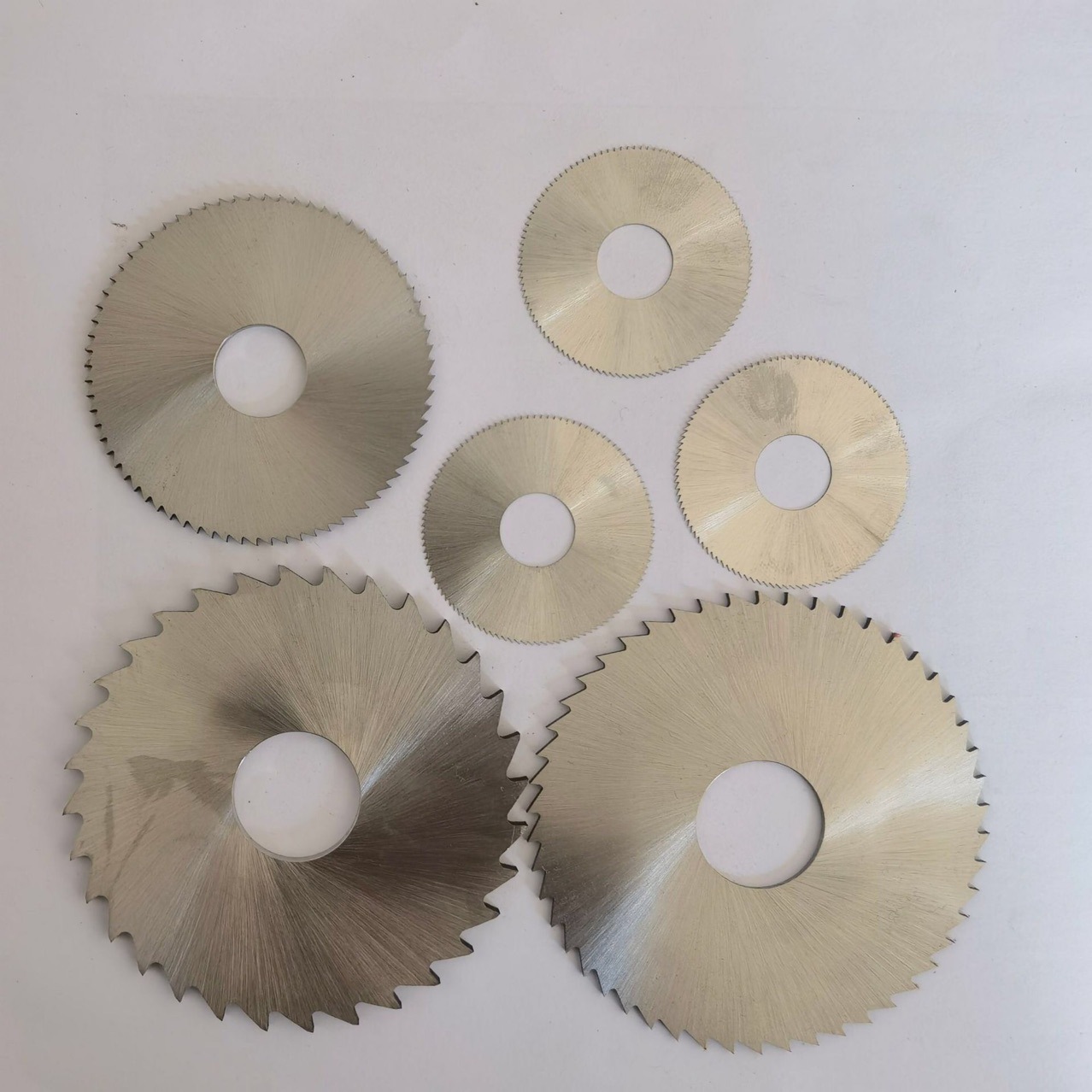 High-speed steel woodworking saw blades, jade woodworking saw blades, grinding blades, cutting blades, cutting machines, special for woodworking details Picture