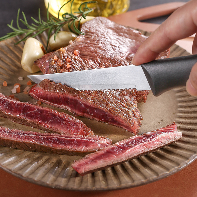 Black stainless steel steak knife, Western dining knife, Western tableware, Western steak knife, serrated knife, kitchen and hotel utensils details Picture