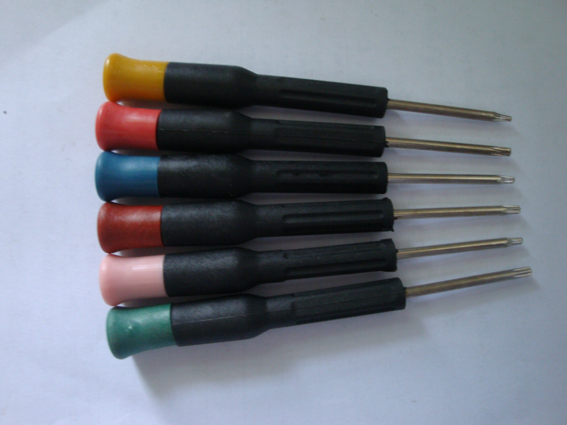 The manufacturer supplies a 6-piece set of 6PC card insertion telecommunications screwdrivers, a precision telecommunications screwdriver combination set Application Scenario