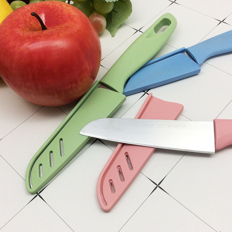 Wholesale Nordic three-color fruit peelers, convenient fruit knives, kitchen stainless steel melon and fruit knives, fruit peel knives Application Scenario