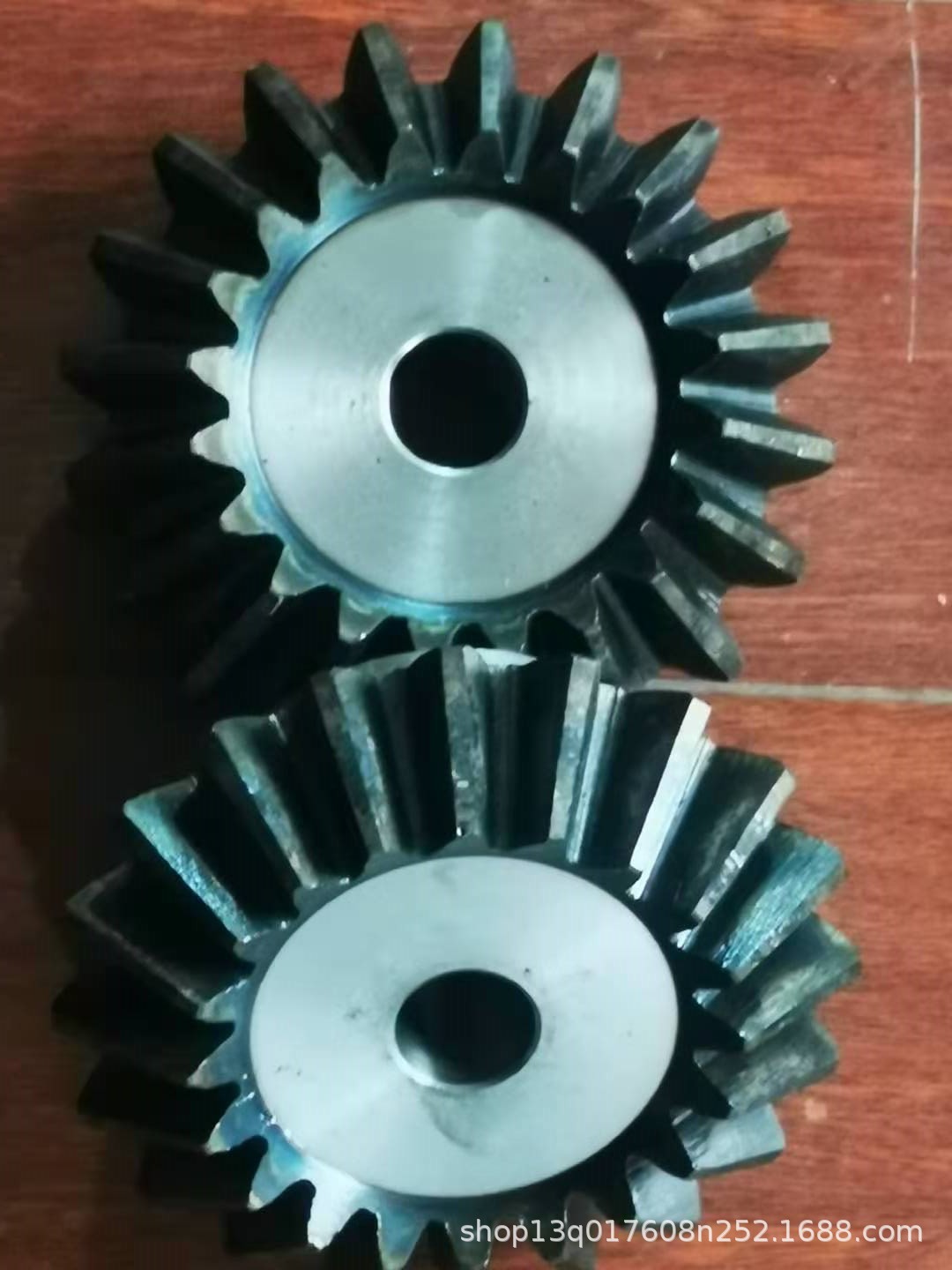 The manufacturer supplies bevel gears, conventional bevel gears, and industrial bevel gears with 6 molds and 20 teeth Specification drawing