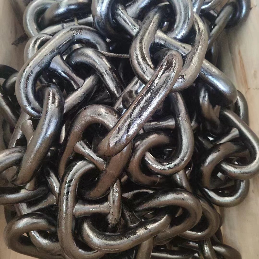 Anchor chains include flange anchor chains, welded flange anchor chains, Marine chains, first-grade anchor chains, CM490 anchor chains, and Marine strapping chains Application Scenario