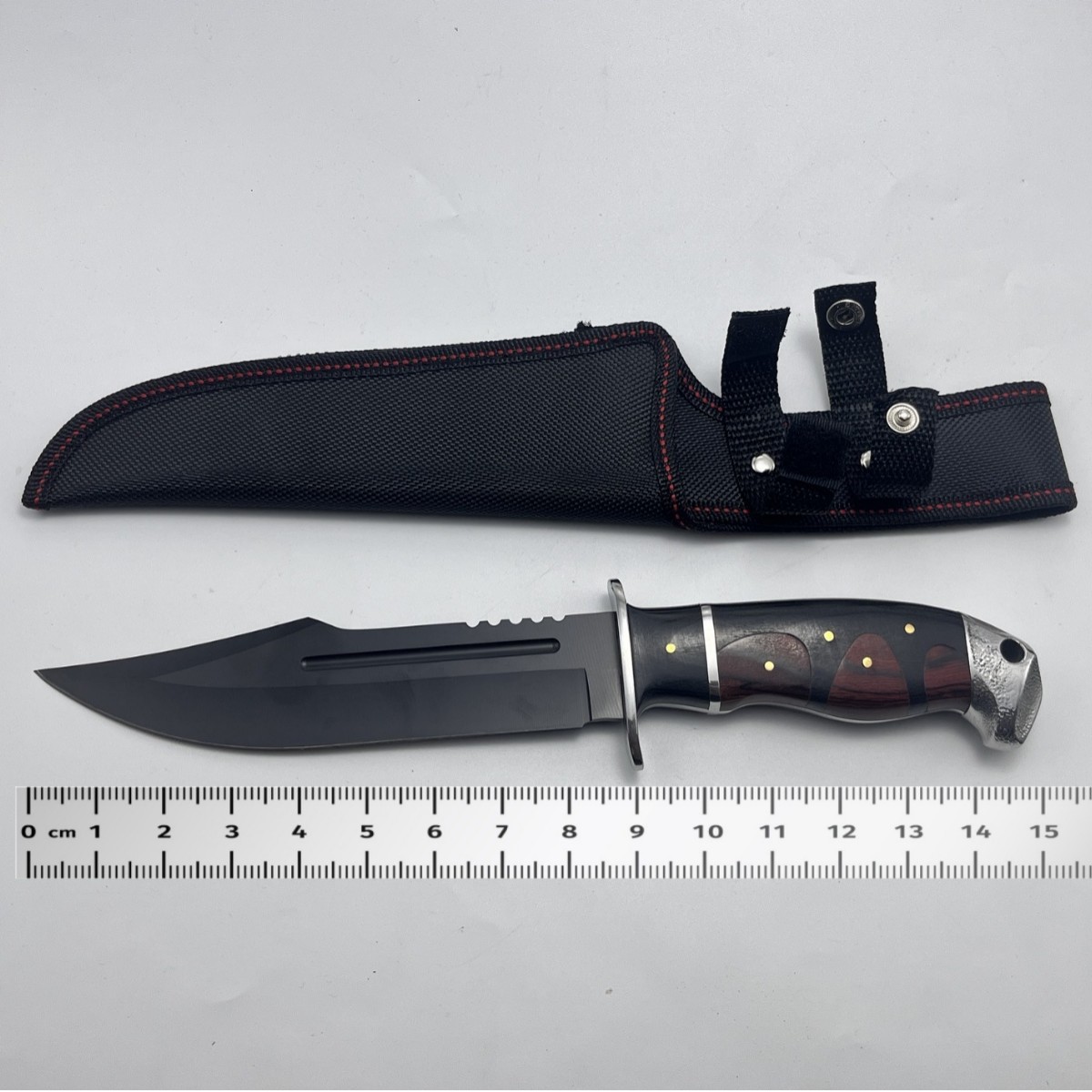 Cross-border sharp multi-purpose fishing and camping knife, household fruit peeler knife, outdoor sharp steak and meat cutting knife Application Scenario