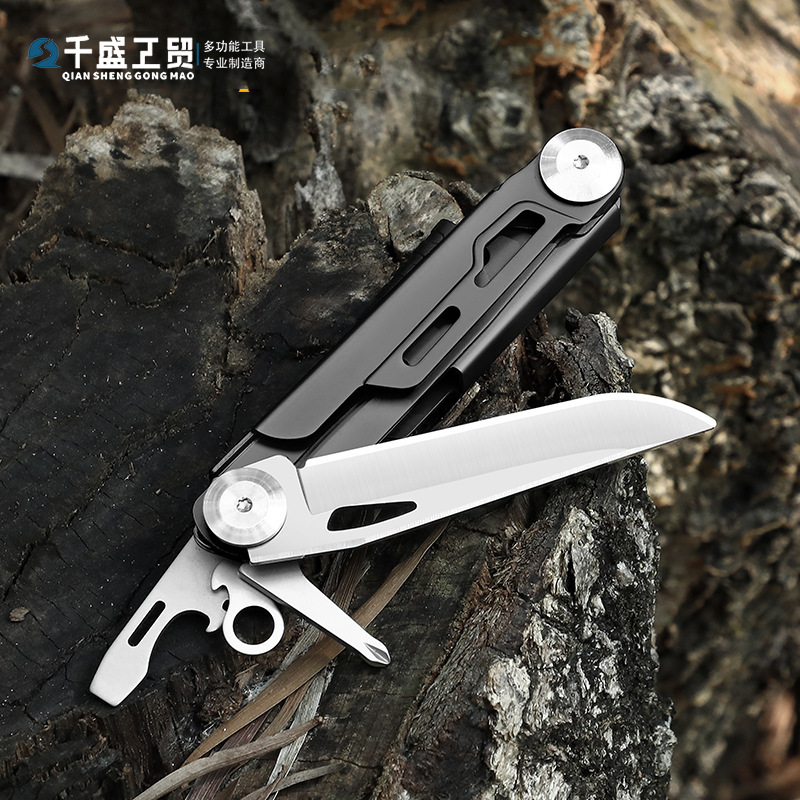 Outdoor multi-functional knife with flint whistle, multi-functional sharp folding knife, portable and portable camping knife for the wild Specification drawing