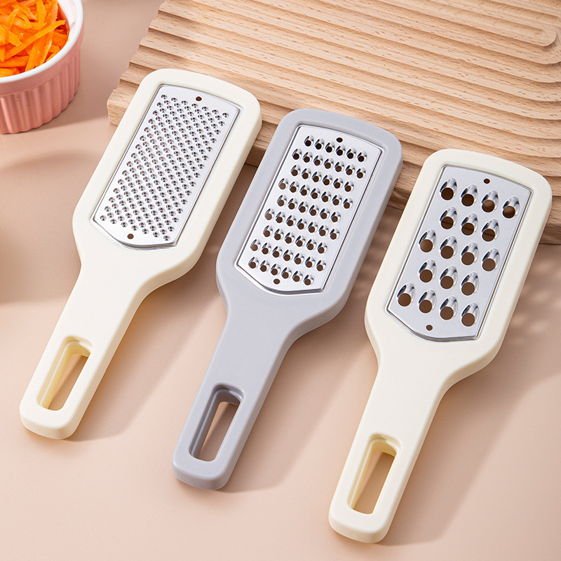 Three-in-one grater, household multi-functional carrot grater, kitchen potato and cucumber grater, garlic puree grater Application Scenario