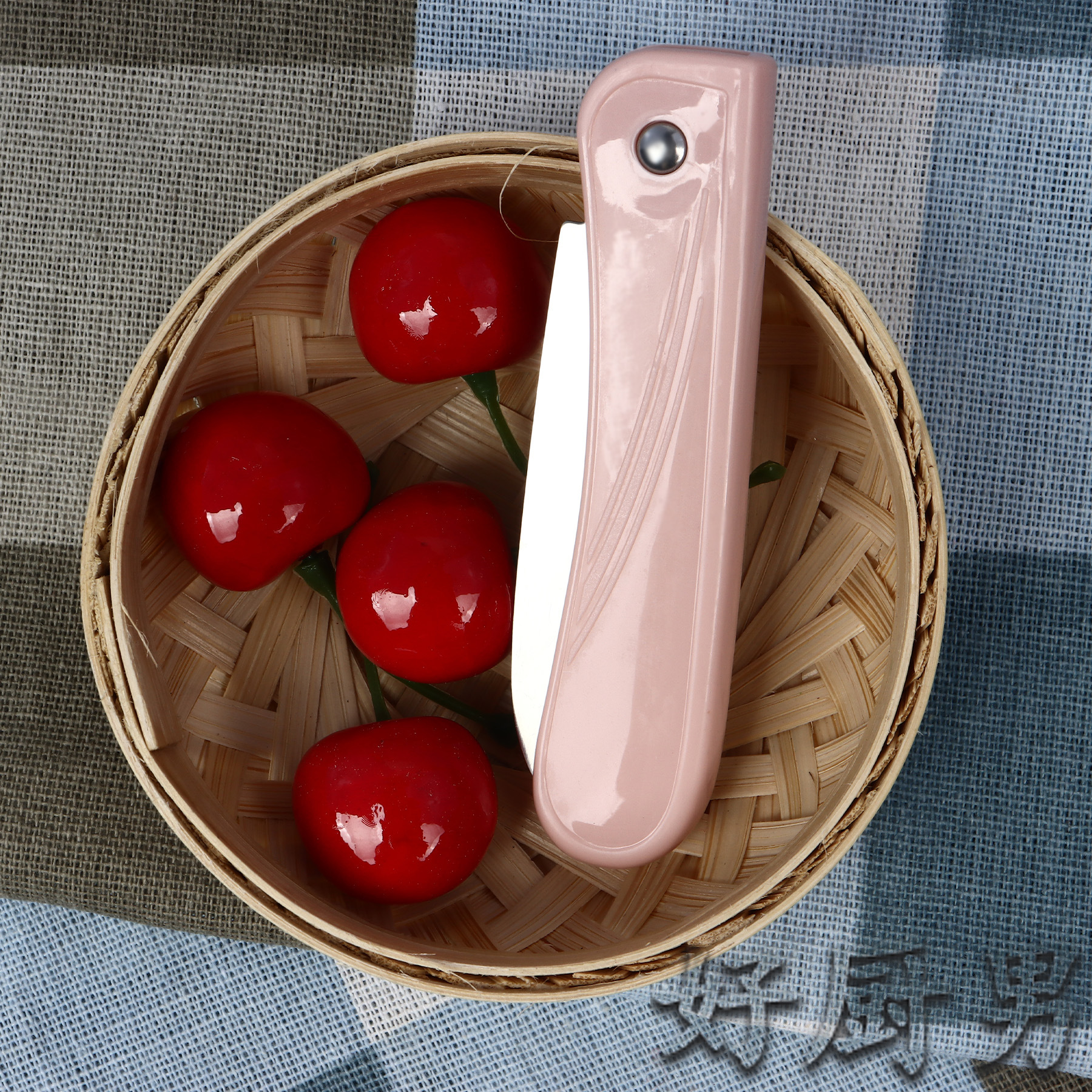 Factory direct sales of portable folding fruit knives, wholesale kitchen peelers, fruit and vegetable knives Specification drawing