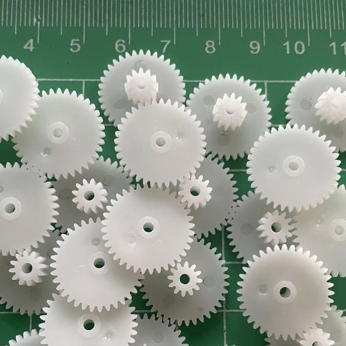 Customized electric nail clippers, POM plastic gears, nail cutters, gear grinding gears, plastic gears, manufacturer Application Scenario