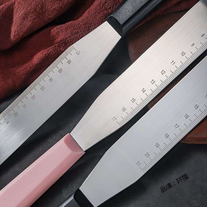 A complete set of 8-10 inch food-grade baking cream spatula with a flat head and right Angle, featuring a comfortable handle design for beginners Item Picture