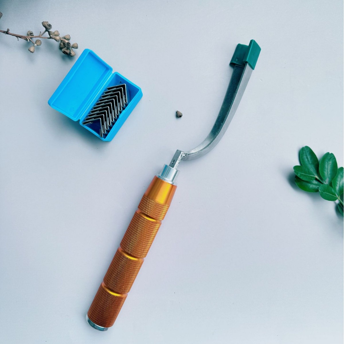 Factory direct supply rubber tapping knives, rubber tree rubber tapping knives, V-shaped fat turpentine tapping knives, aluminum alloy rubber tapping knives Specification drawing
