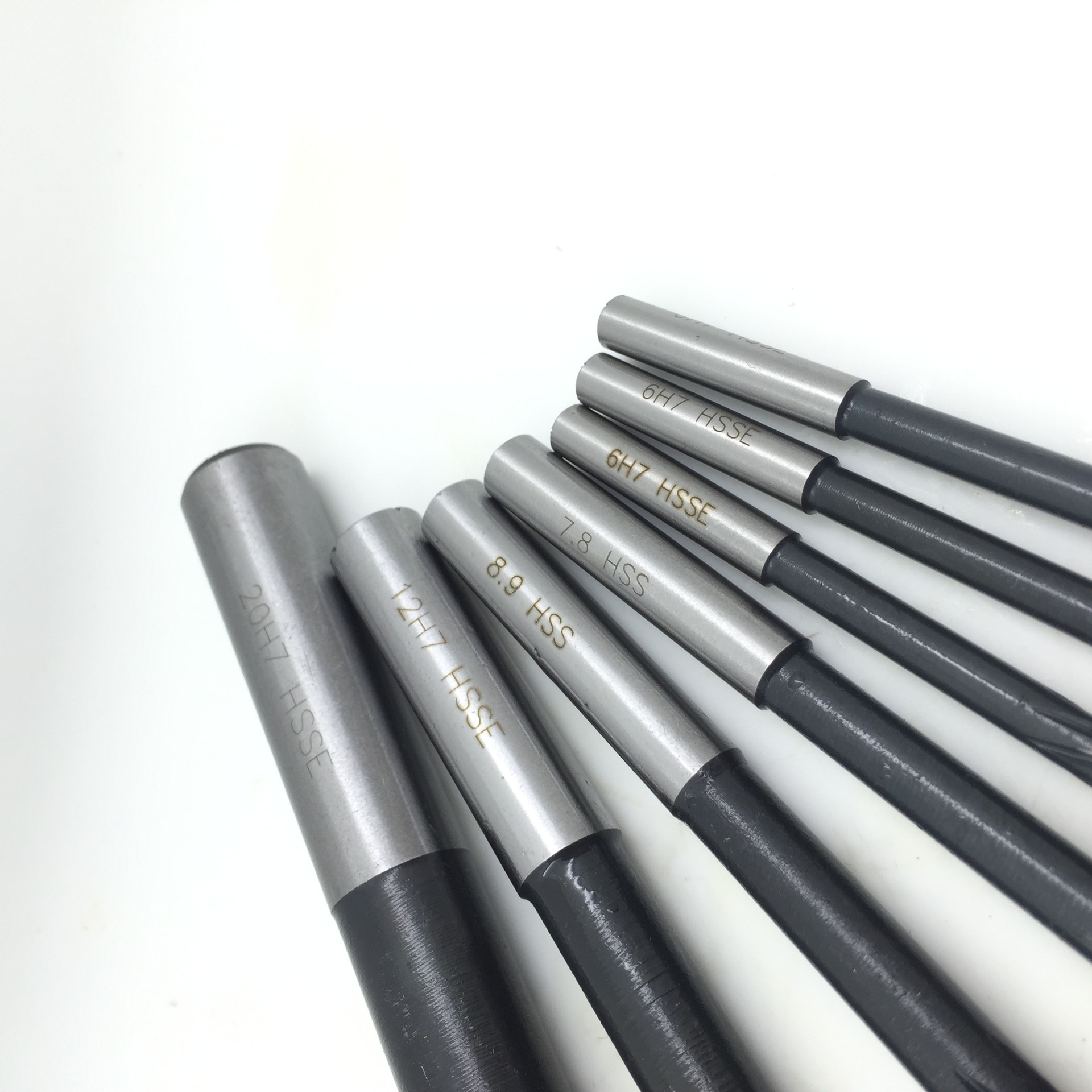 Straight-shank helical reamer high-precision cutter 5.05 5.1 5.2 5.3 5.4 5.6 5.7 5.8 5.9 details Picture