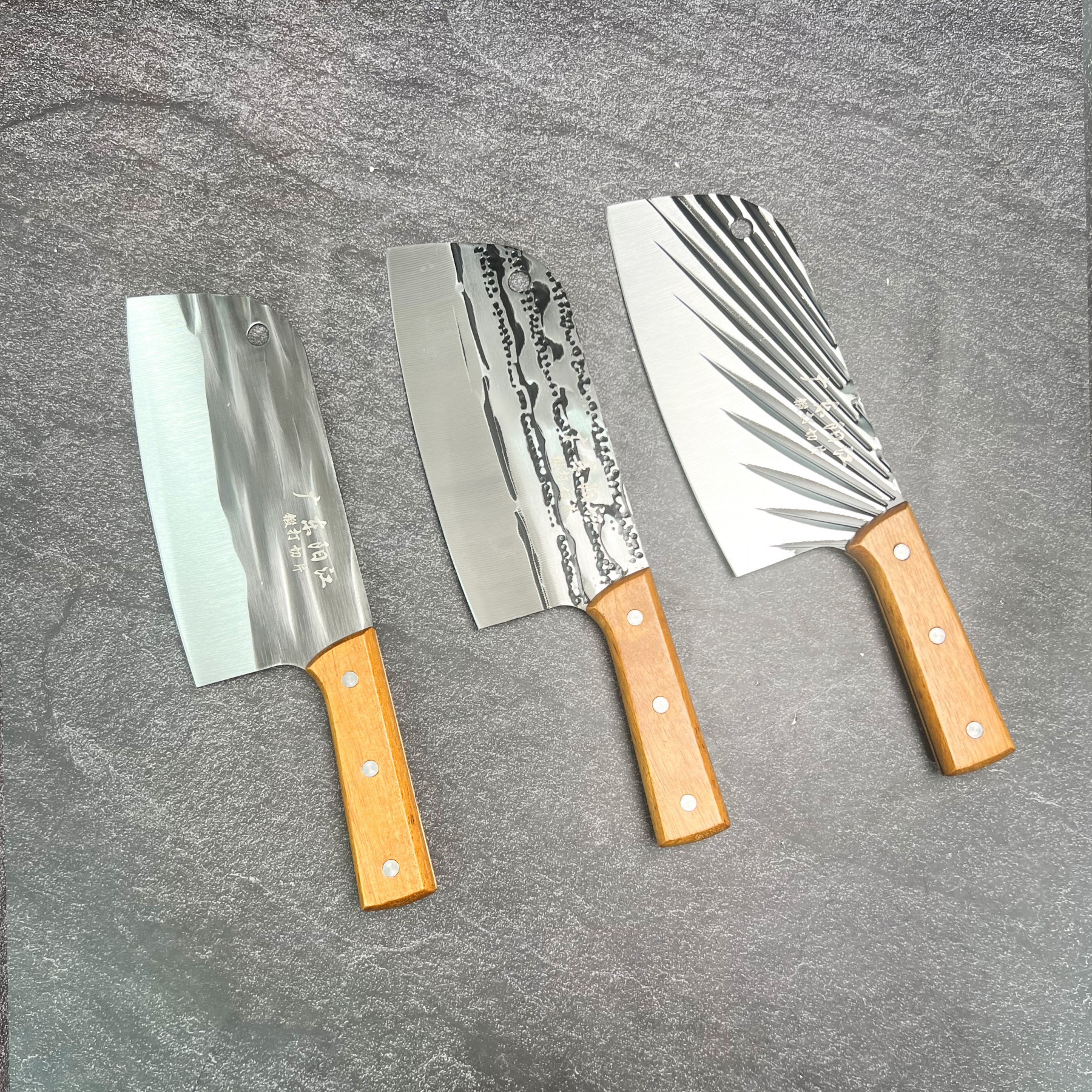 Manufacturer's in-stock kitchen knives, household kitchen chopping knives, stainless steel hand-forged hammer-textured knives, dual-purpose chopping knives Application Scenario