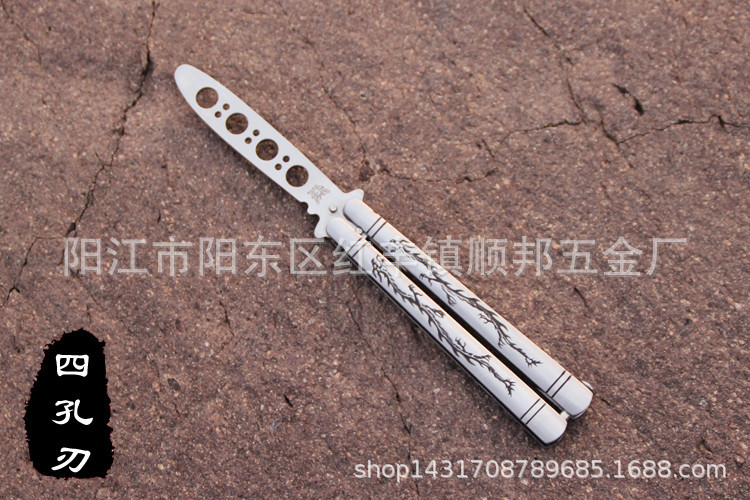 The new American double-dragon pattern butterfly knife practice knife, butterfly swinging comb training tool, multi-functional tool knife Application Scenario