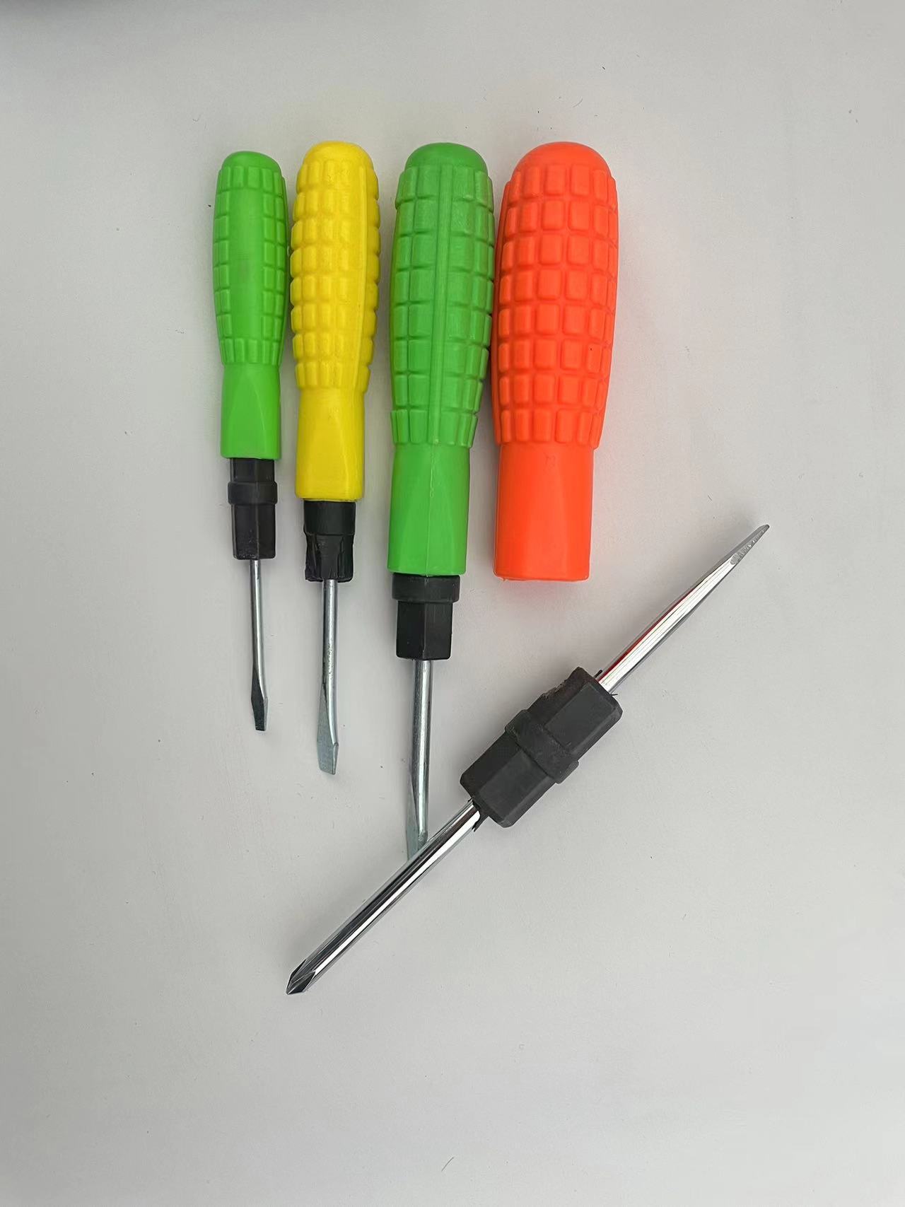 Wholesale of 2-inch, 3-inch, 4-inch and 5-inch screwdrivers with corn stalks from the manufacturer in a cross shape undefined