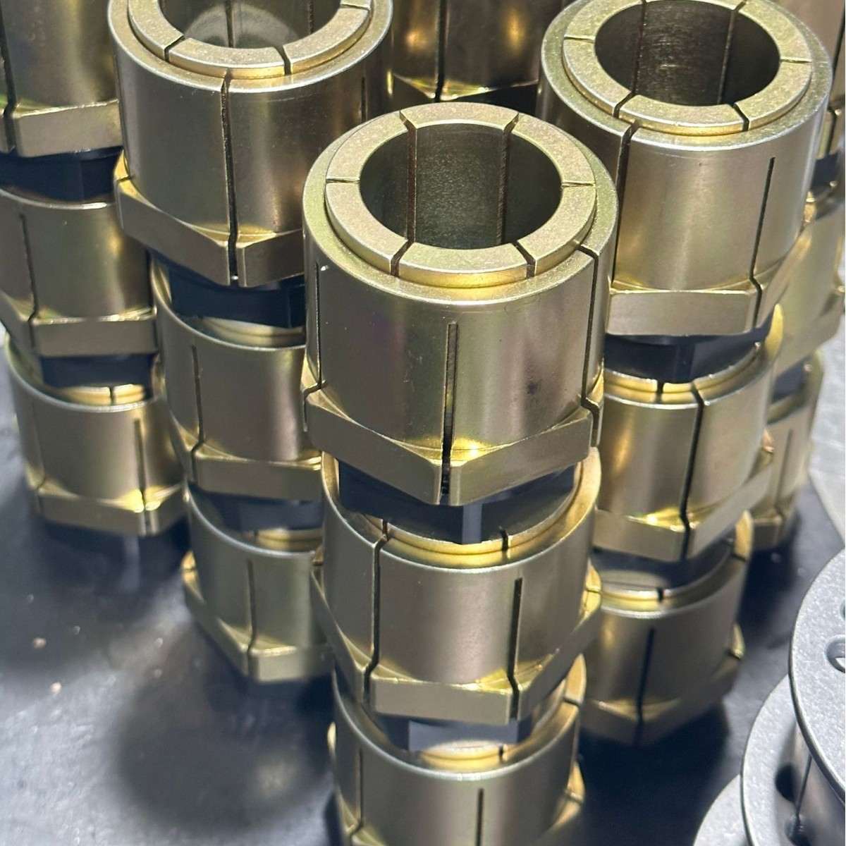 Fenner Drives expansion sleeves GT expansion sleeves OE expansion sleeves NT nut type B109 B106 from the UK Specification drawing