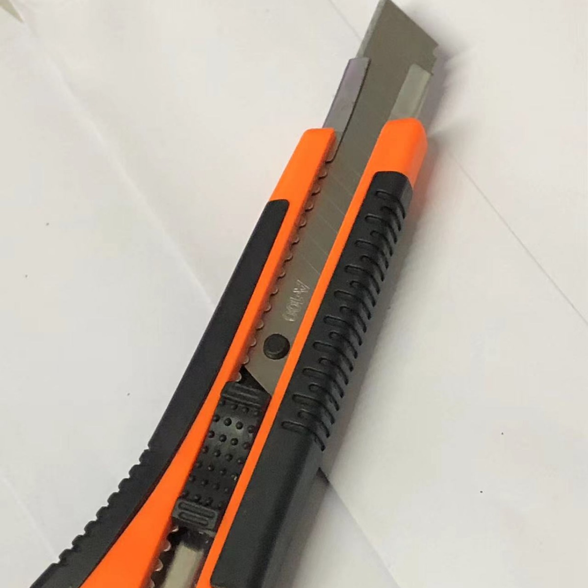 Stainless steel multi-functional utility knife, rubber-coated paper cutting knife, home decoration and building materials tool knife, office stationery knife manufacturer wholesale details Picture