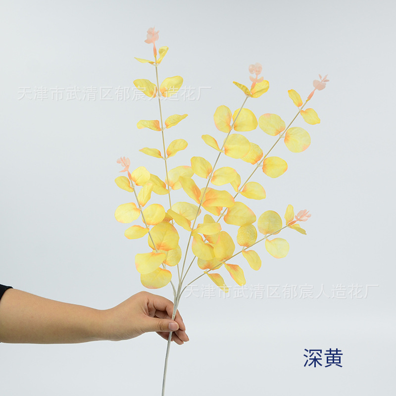 绢布5叉尤加利，单枝仿真尤加利，绿植软装搭配，庭院景观造型，花环插花 ，室内装饰，植物造景，商场布景婚庆装饰花白底实物图