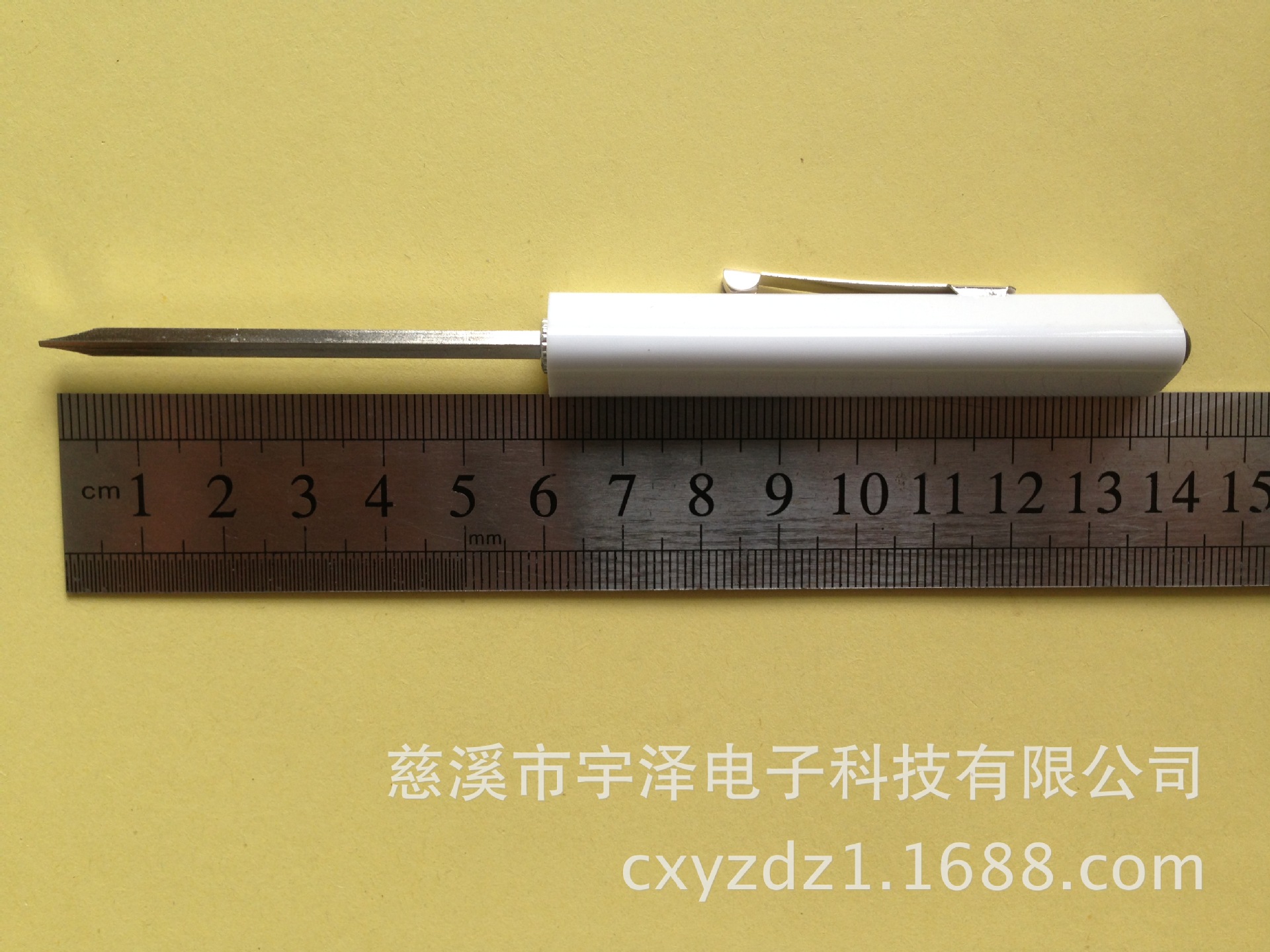 New triangular pen screwdrivers, anti-pen buckle screwdrivers, double-head replacement for use, gift silk-screen printing Specification drawing