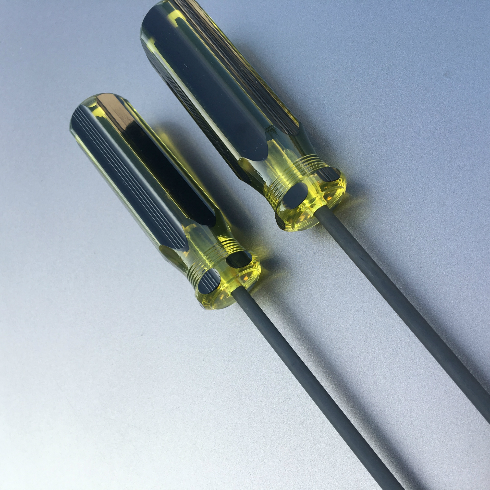 Sewing machine screwdriver, extended flat-head screwdriver, sewing machine screwdriver, sewing machine screwdriver, cross, high-hardness magnetic screwdriver Application Scenario