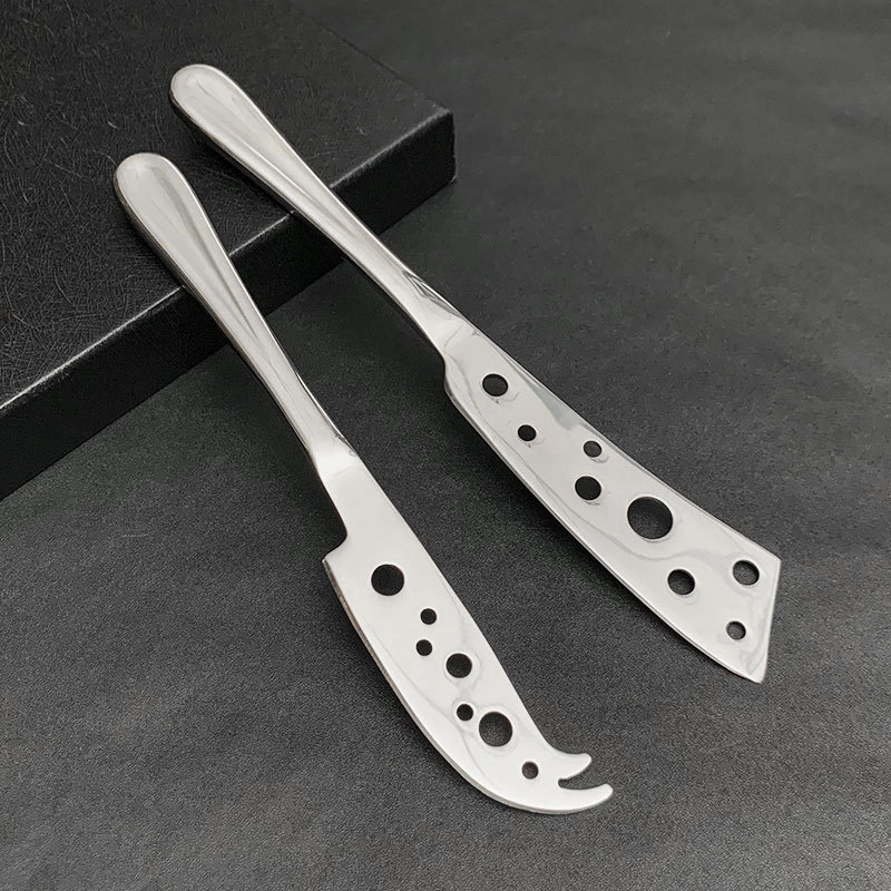 Stainless steel cheese knife, butter cheese knife, creative perforated cheese knife, kitchen baking cutting knife, jam spreading knife Application Scenario
