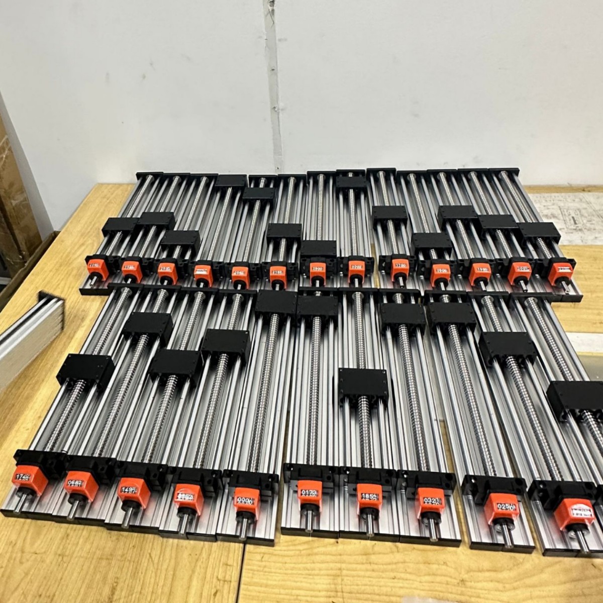 Manufacturer's linear lead screw manual digital display slide module, displacement adjustment platform, cross-shaped module, linear slide module Application Scenario