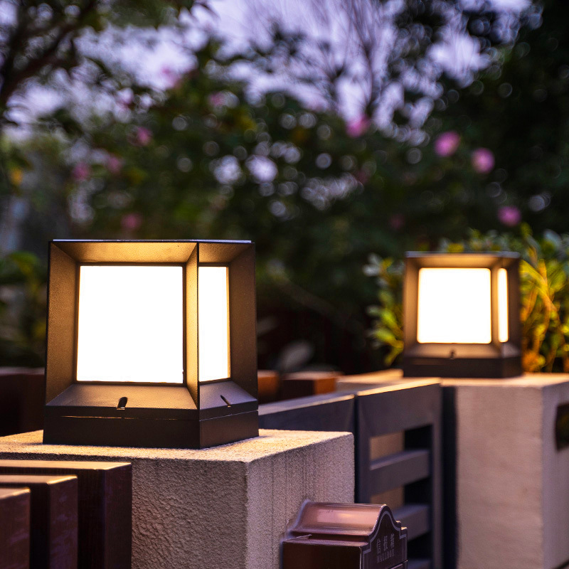 Sifang modern and simple outdoor solar column head lamp, led garden lamp, waterproof community villa fence column lamp Application Scenario