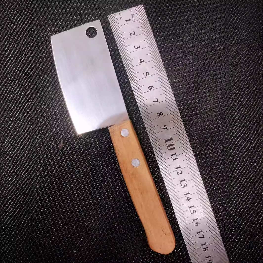 Wooden handle unboxing express knife, mini cake cutter, fruit knife, butter, cheese and cheese knife, cute pocket kitchen knife Application Scenario