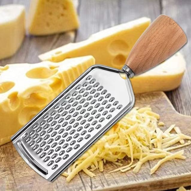 Creative circular beech wood handle stainless steel fruit and vegetable grater, multi-functional radish grater, potato slicer Specification drawing