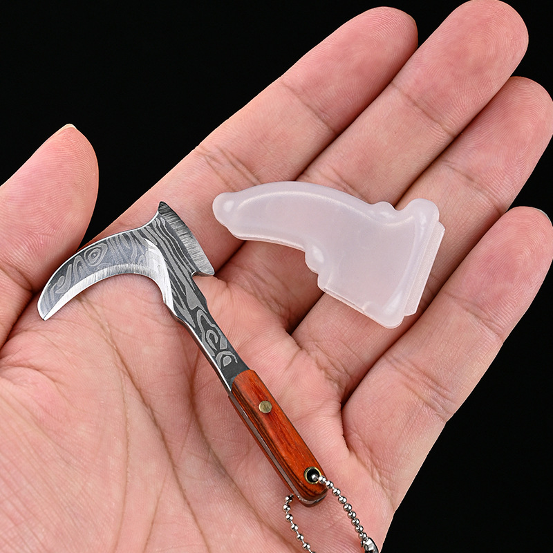 Keychains, small kitchen knives, mini sickles, gift knives, express delivery knives, portable knives, key knives, non-folding knives, pendants and accessories undefined