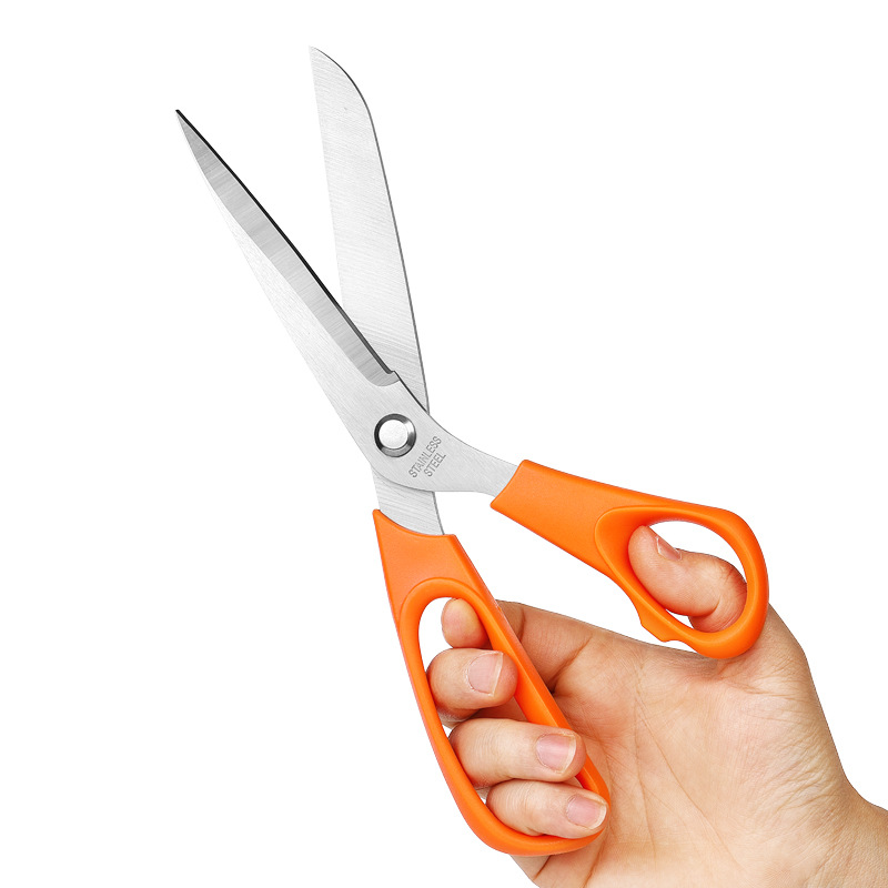 Stainless steel tailor scissors, powerful scissors for fabric cutting, paper-cutting and garment cutting, large scissors that save effort, large handle, hand sewing master's tool scissors Application Scenario