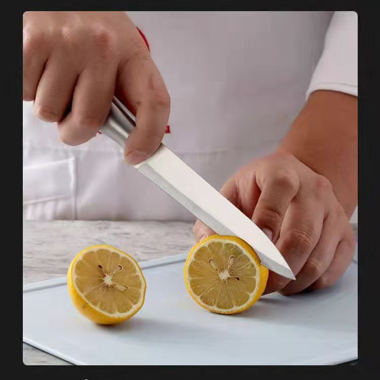 Stainless steel fruit knife, all-steel handle, household peeler, fruit knife, sharp peeler for cutting fruits and vegetables in the kitchen, fruit peel knife Application Scenario