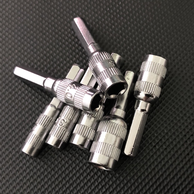Small hexagon socket M2.5/3.0/3.5/4.0/4.5/5.0/5.5 mm batch head H4 x 28 mm head nickel plating Specification drawing