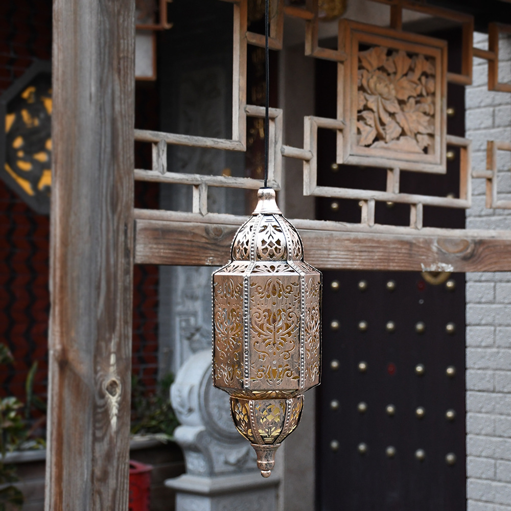 Cross-border outdoor solar hexagonal lanterns, garden courtyard atmosphere decorative lights, Moroccan hollowed-out projection lights, waterproof Application Scenario
