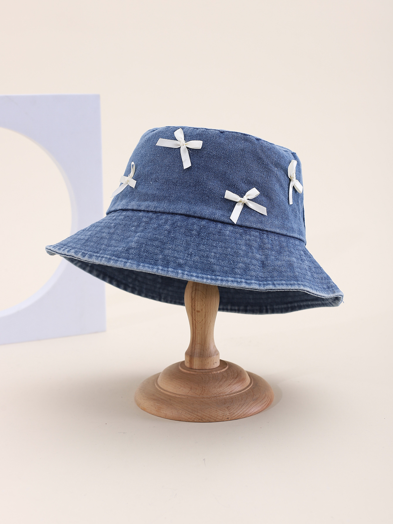 This spring and summer Korean-style simple and irregular bow denim fisherman hat is fashionable and versatile. It is a foldable basin hat for travel, sun protection and shade. It is also an export adult hat with a size of 58CM Specification drawing