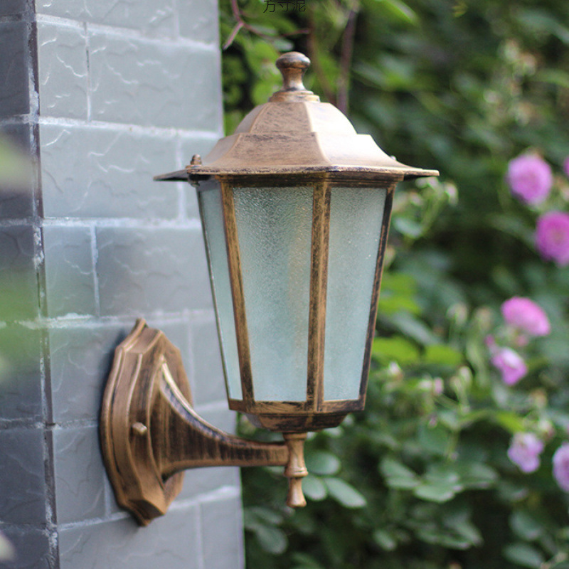 European-style wall lamps, American-style staircase outdoor lamps, corridor balcony courtyard outdoor retro wall lamps, living room export wholesale full figure