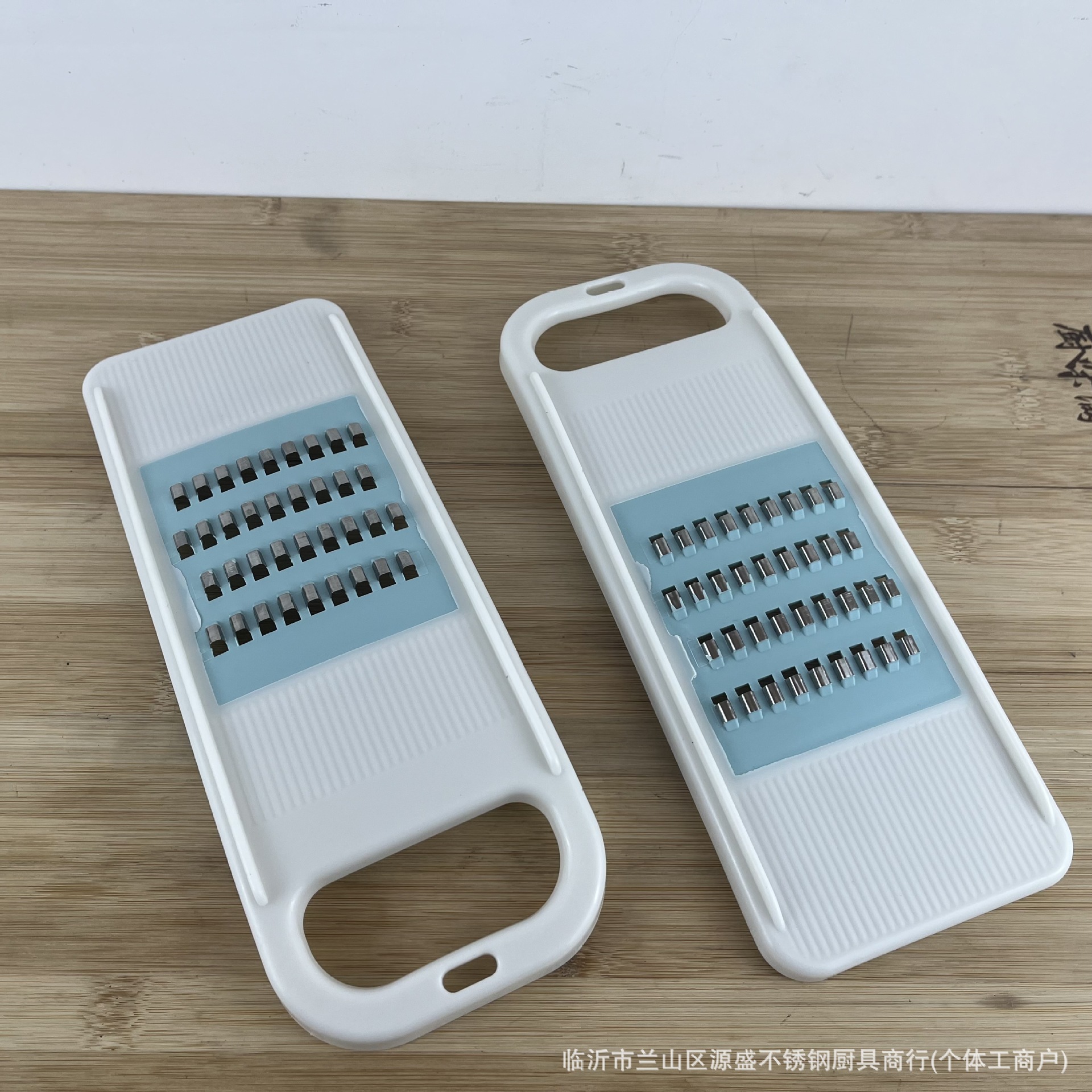 Grater for household kitchen, multi-functional grater, hand-safe for wiping cutting boards, hand-proof grater wholesale two-yuan store details Picture