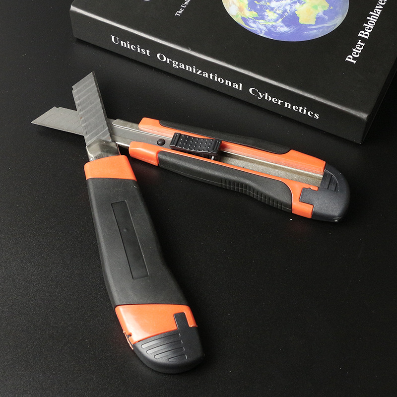 Art knife, wallpaper knife, large paper cutter, small knife, express box opener, magic knife, tool, art knife, industrial knife Specification drawing
