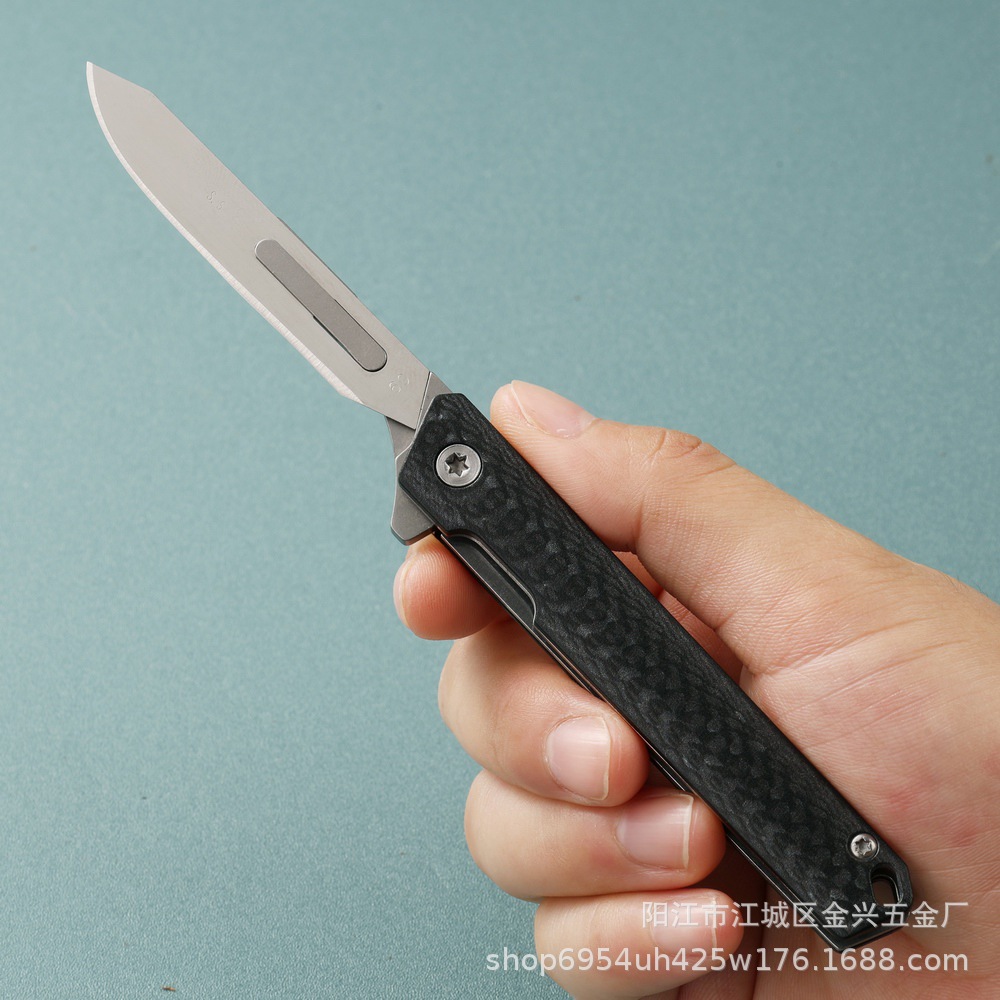 Factory in-stock new folding knife, utility knife, replaceable blade 60 # 440c stainless steel small knife, express knife Application Scenario