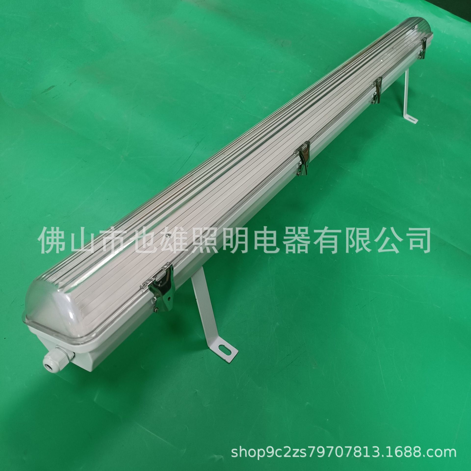 We offer non-standard metro emergency stainless steel three-proof lamps and anti-corrosion industrial stainless steel powder-coated three-proof lamps in stock full figure