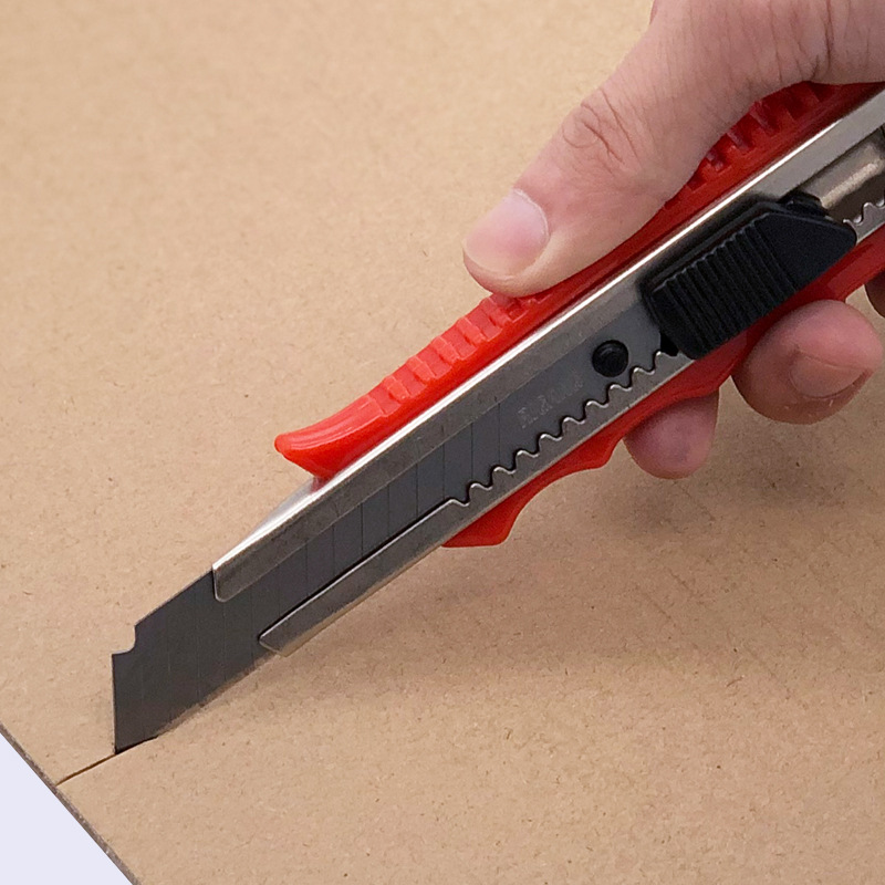 Large utility knife, medium knife, wallpaper knife, utility knife, knife holder, paper cutter, 18mm cutting tool knife, paper cutter Specification drawing