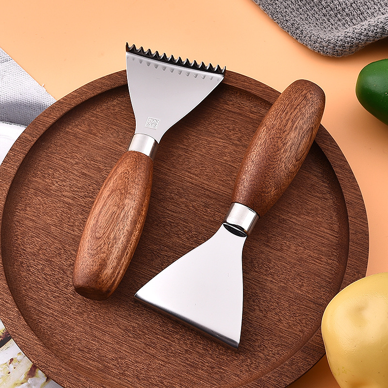 Creative kitchen small tools, small set, wooden handle, stainless steel fish scale, pulp peeling Application Scenario