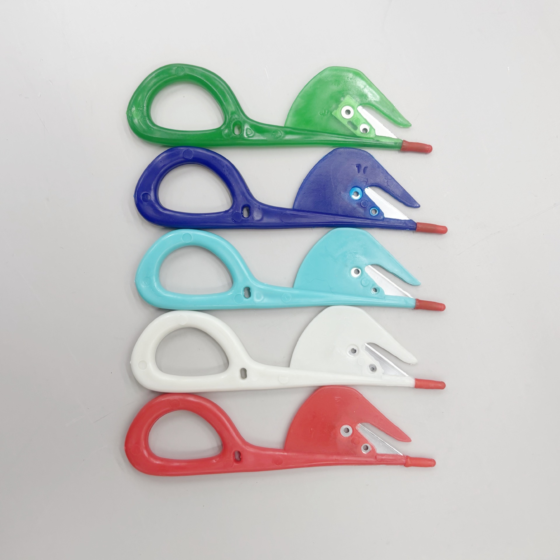 Intestinal opener, intestinal knife, intestinal knife for opening chicken and duck intestines, professional chicken intestine breaking tool, intestinal breaking tool, kitchen magic tool full figure