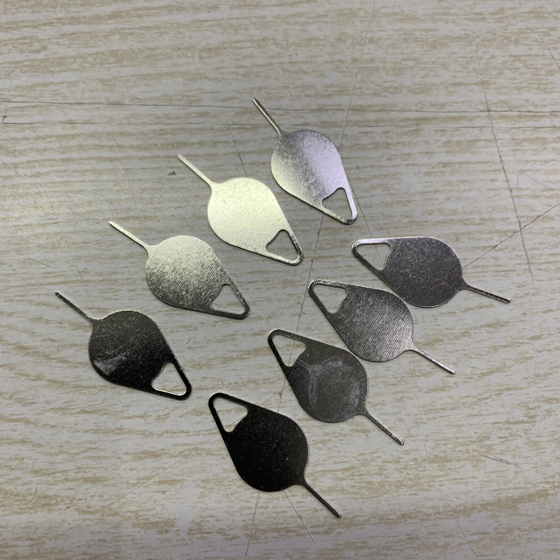 Universal mobile phone SIM card remover, SIM card remover, mobile phone accessory, mobile phone repair tool, SIM card remover is suitable for all kinds of mobile phones undefined
