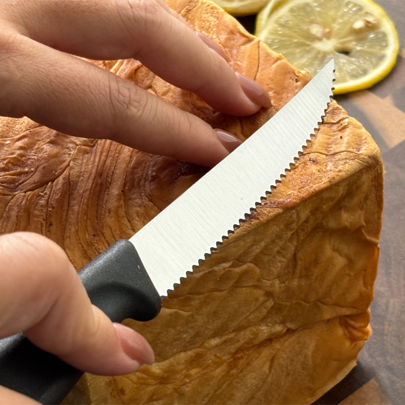 (For cross-border use only) Pointed stainless steel steak knife, sharp and durable, factory direct sales, Western cuisine/hotel Application Scenario