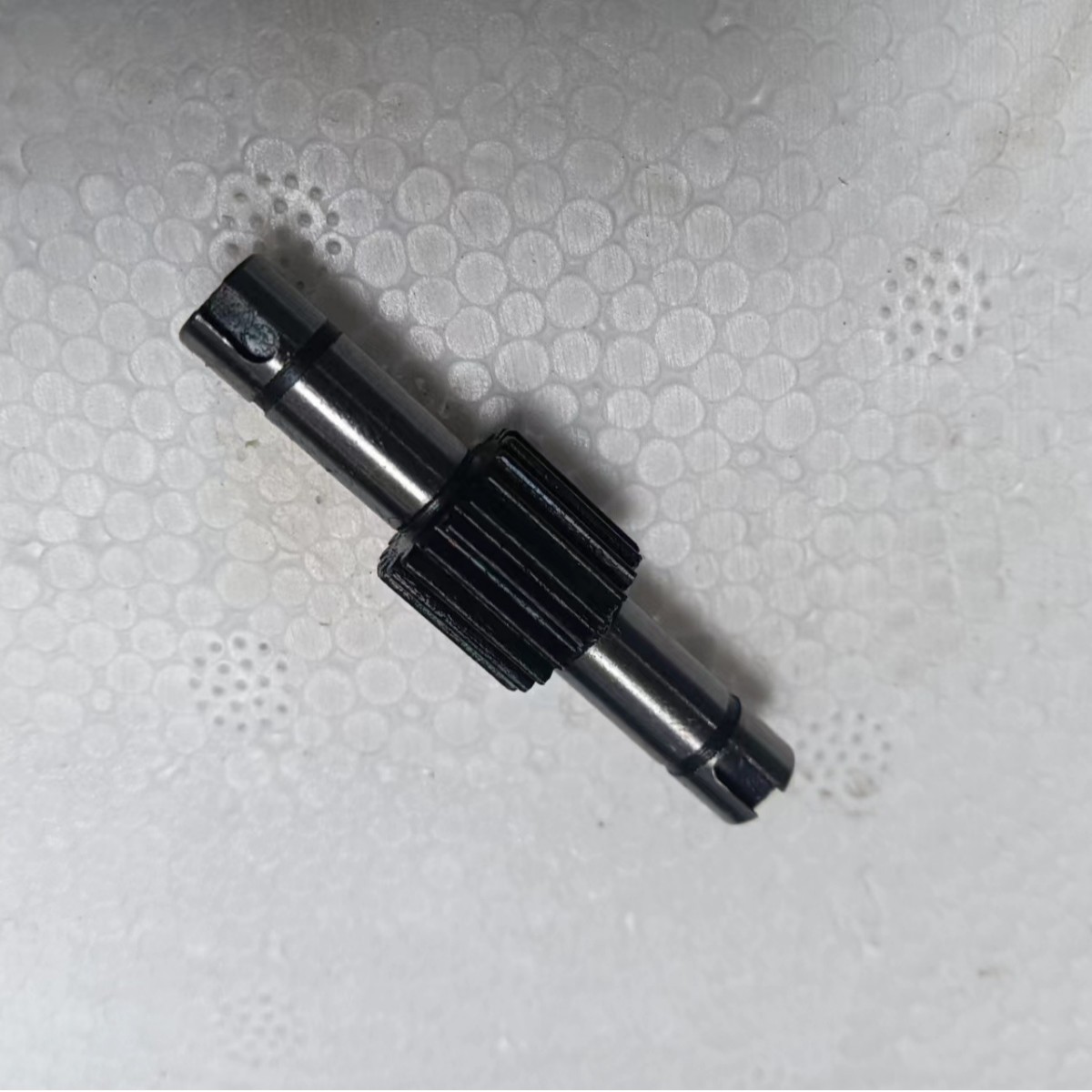 The manufacturer supplies non-standard gear shafts for pneumatic tool gears, brush cutting machines, reducers, gear grinding, and spiral bevel gear processing details Picture