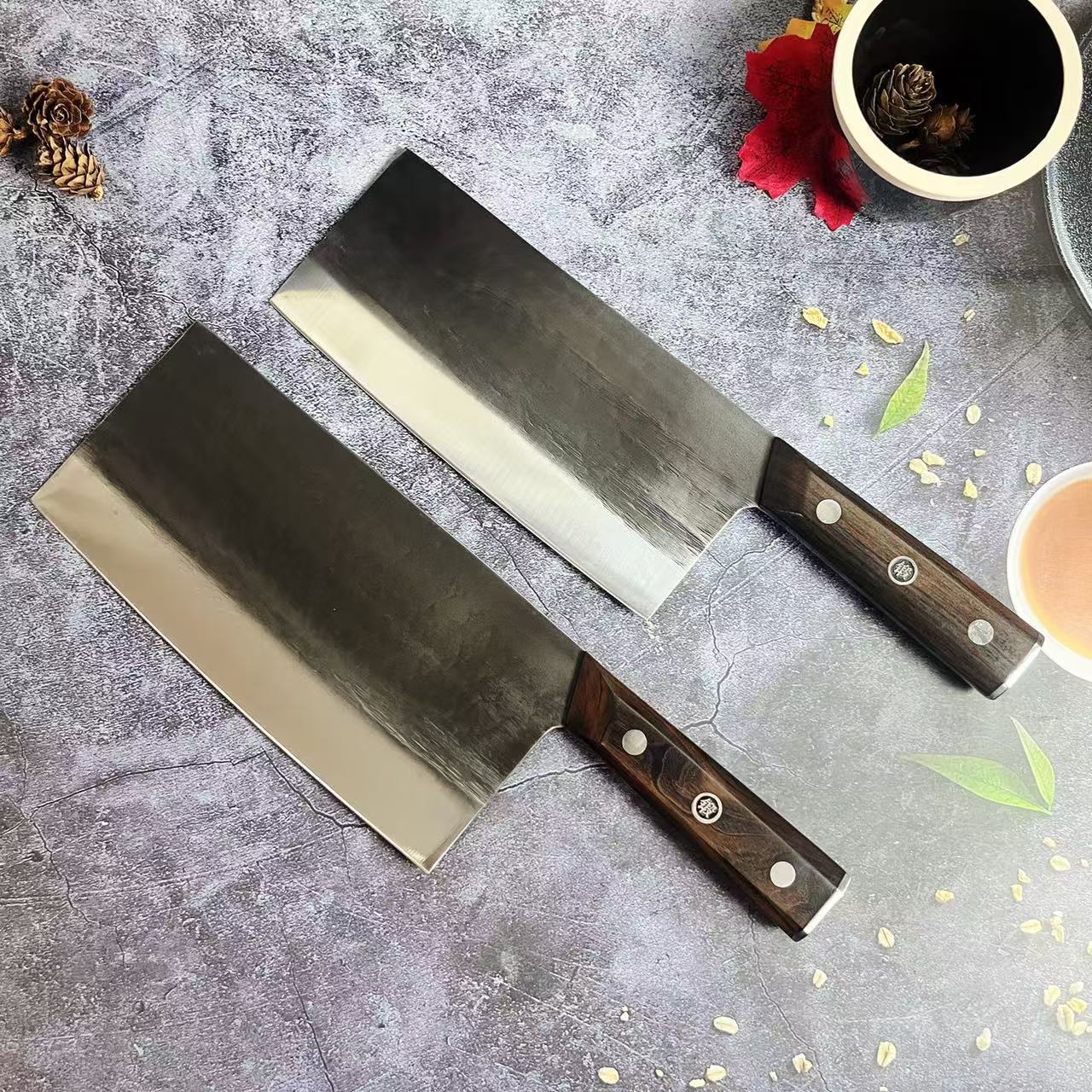 Hand-forged chopping knives, kitchen household slicing knives, hotel chef chopping knives, military and civilian knives, bearing steel hand-made knives full figure