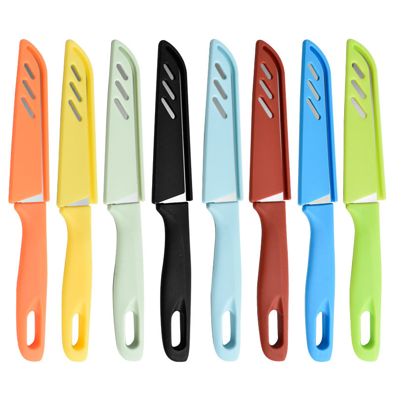 Factory wholesale peelers, fruit knives, convenient stainless steel multi-functional peelers for fruits and vegetables, fruit peelers with knife sleeves Application Scenario