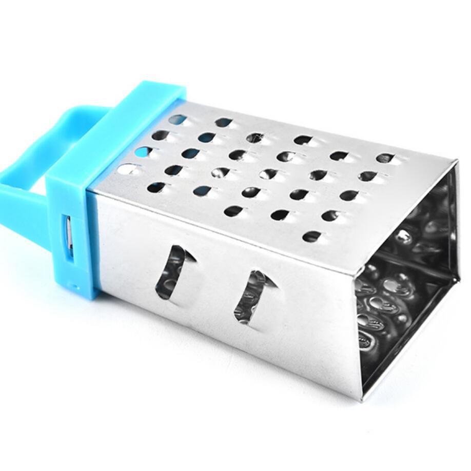 3-inch stainless steel grater, mini four-sided grater, multi-functional vegetable cutter, kitchen small tool, garlic grater 12g Application Scenario