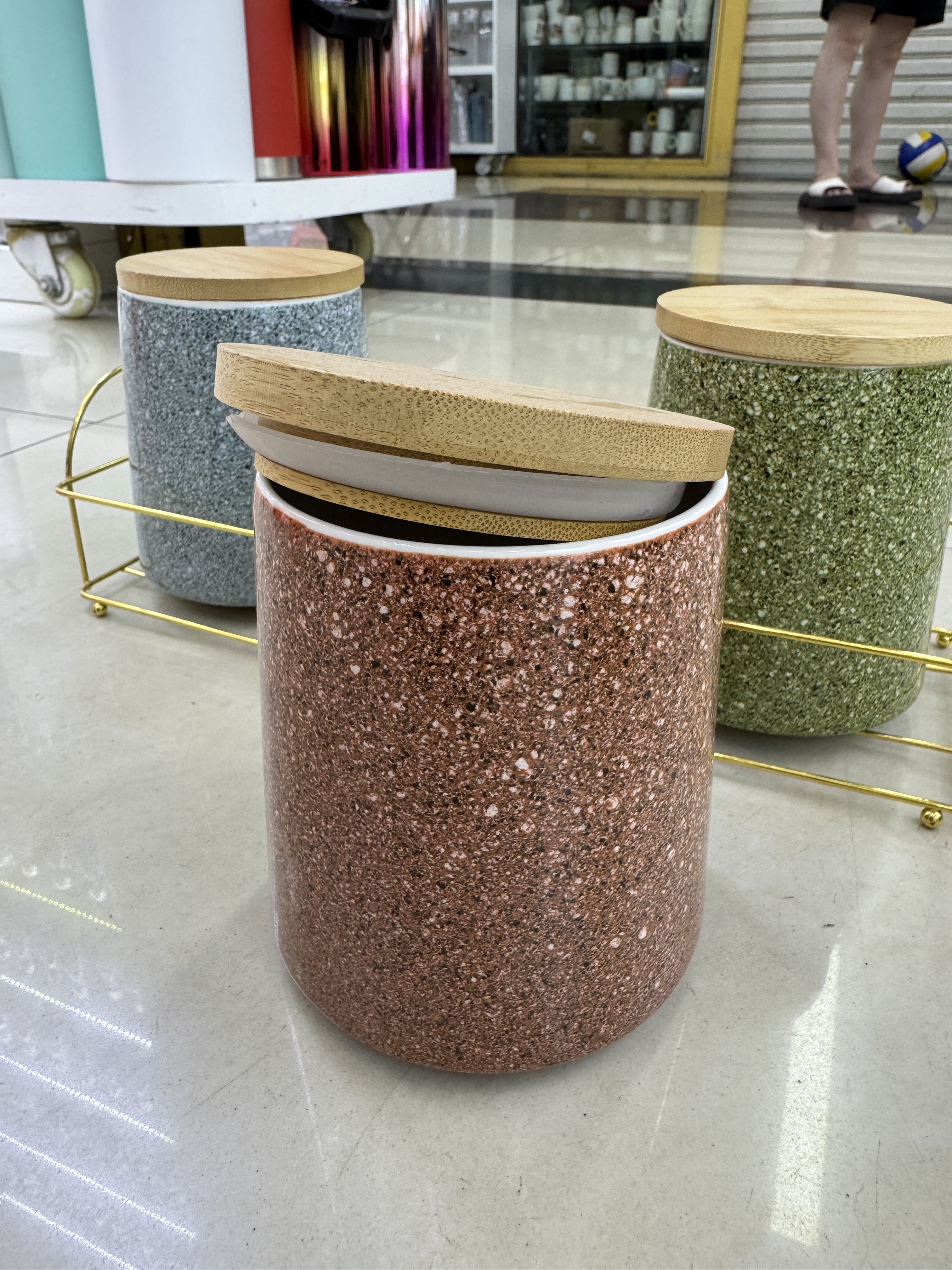 茶缸陶瓷罐/兔兔陶瓷/陶瓷白底实物图